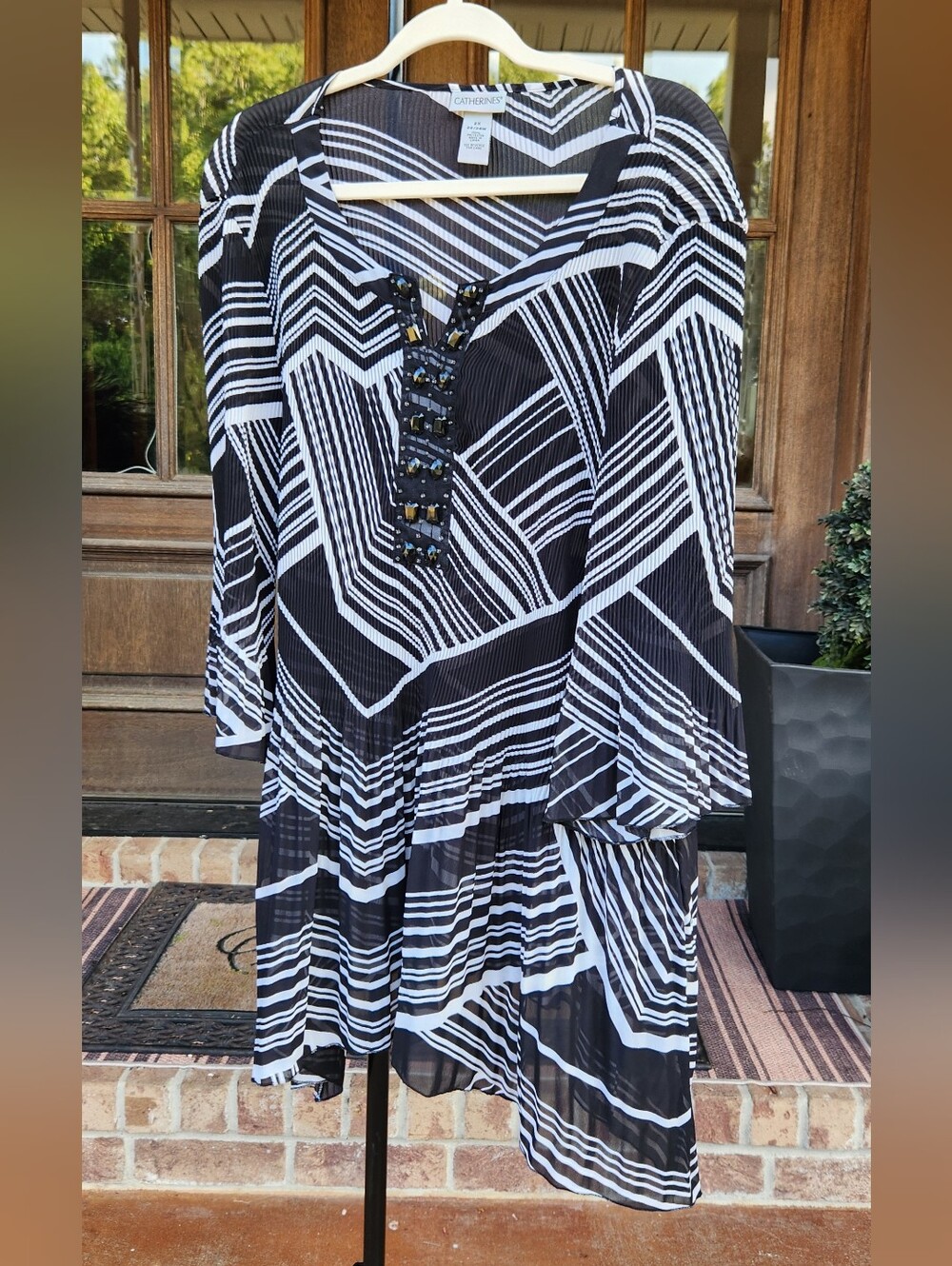Catherines Size 2X Black & White Geometric Print Tunic